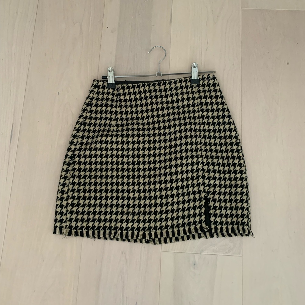Dynamite Houndstooth Skirt